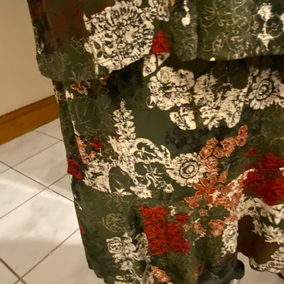 Two piece skirt and top in sage red white and gold great career outfit size 1x - Picture 7 of 7